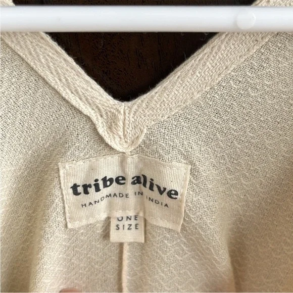 Like New Anthropologie Tribe Alive Fringed Poncho Top One Size - Picture 7 of 8